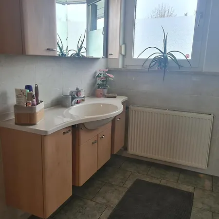 Querenhorst, Am Feld Lägenhet