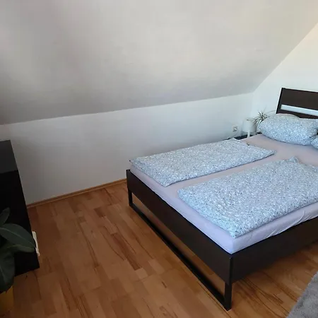 Daire Querenhorst, Am Feld *